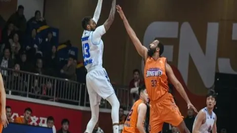 拜仁慕尼黑逆转沃尔夫斯堡，德甲战场传捷报